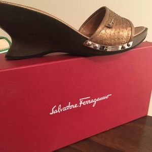 Classy any occasion wedge